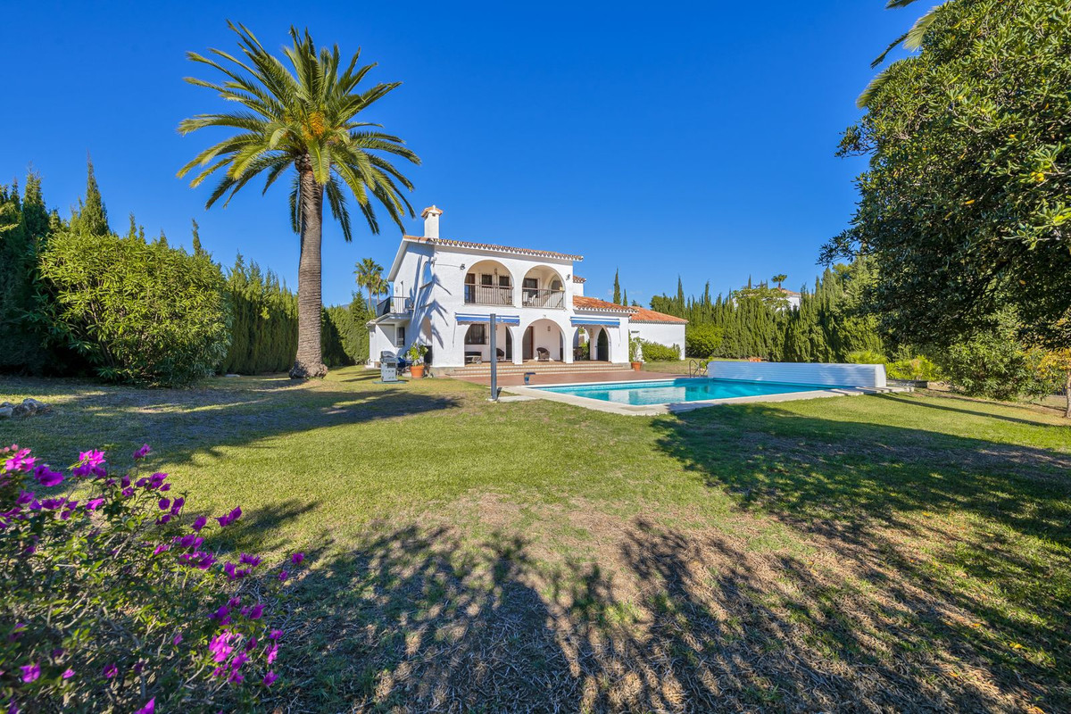5 Bedroom Villa in Estepona