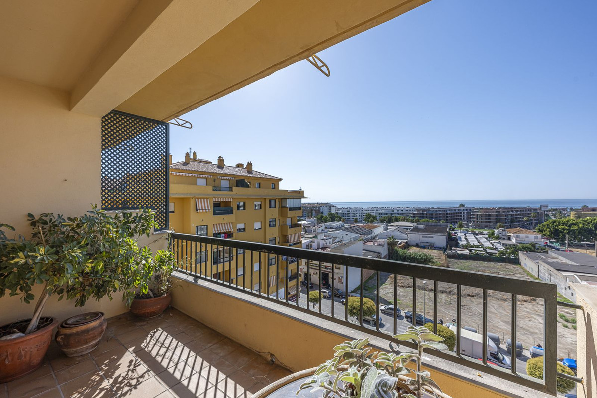 3 Bedroom Apartment in San Pedro de Alcántara - Photo 4