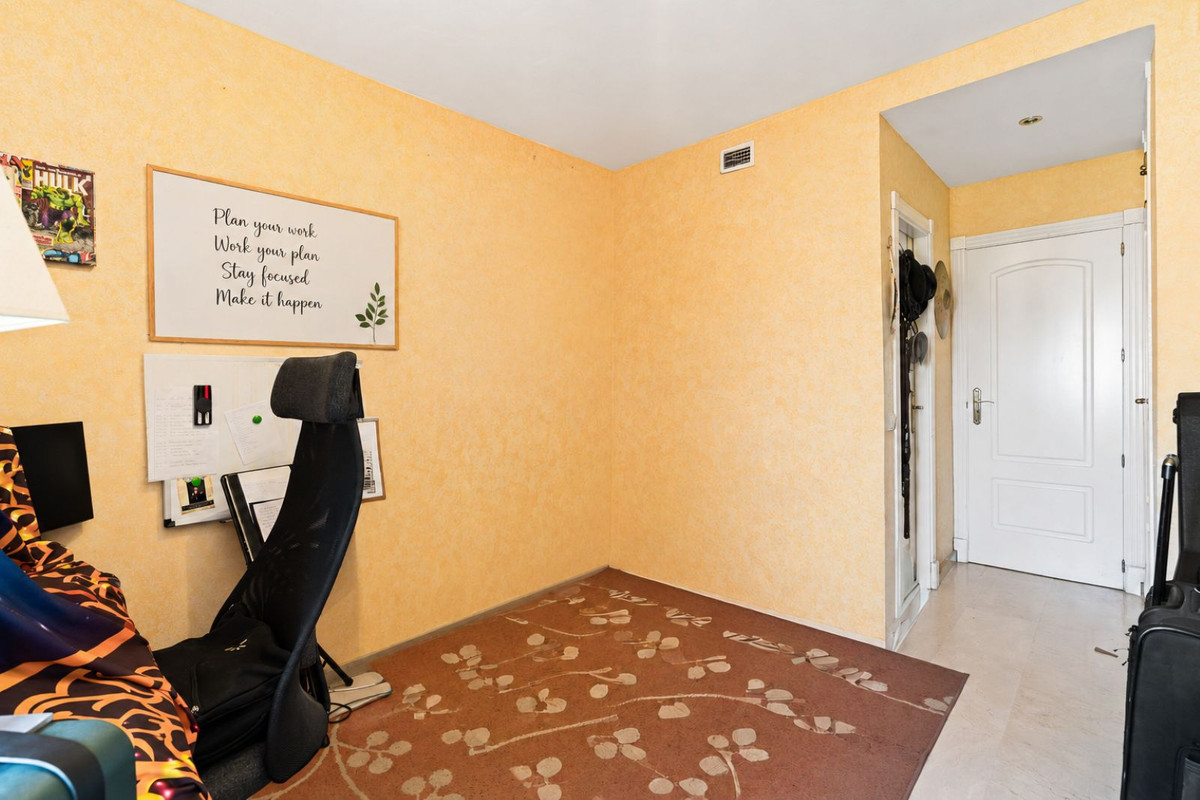 3 Bedroom Penthouse in Casares - Photo 21