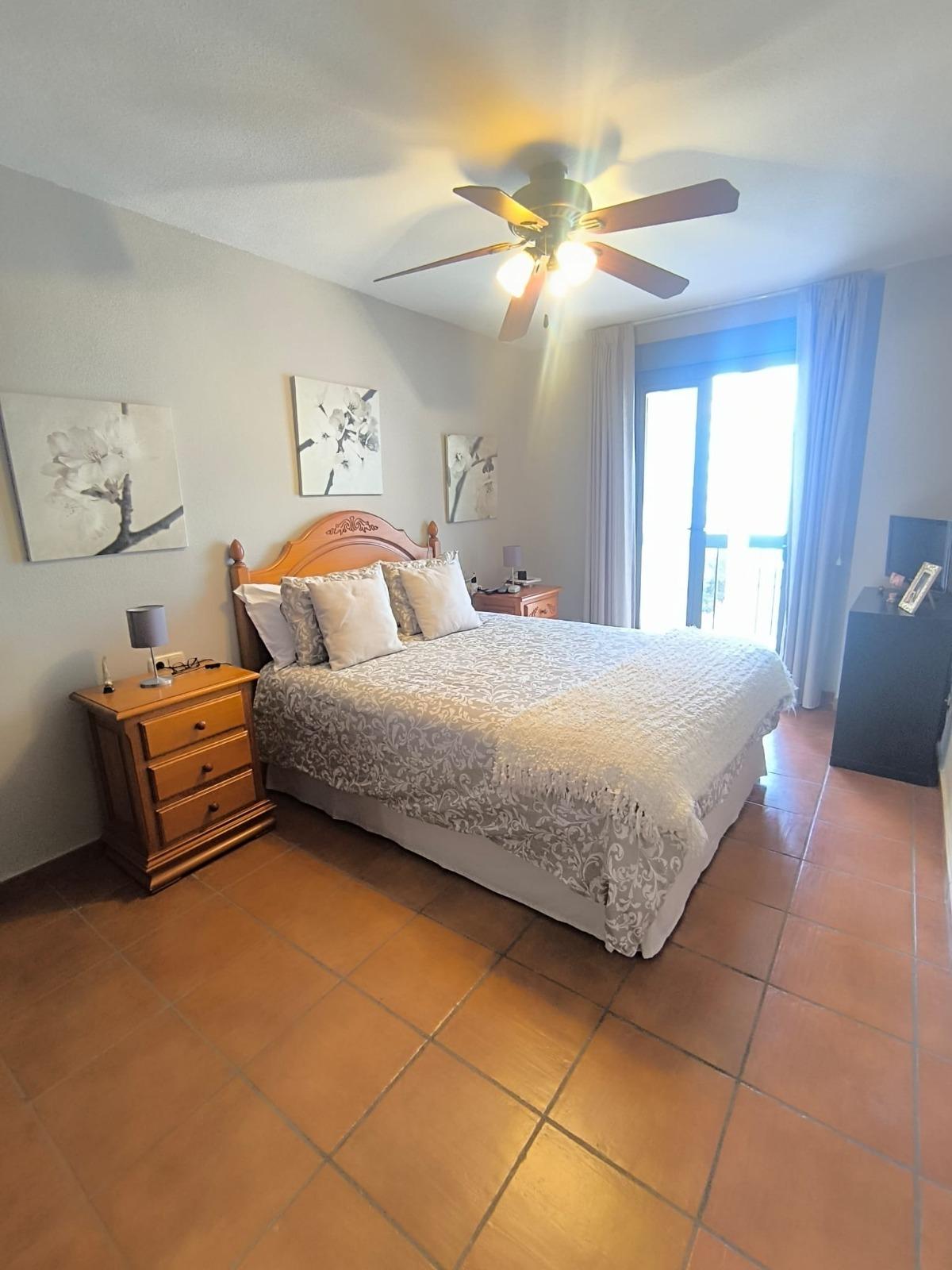 3 Bedroom Apartment in Fuengirola - Photo 11