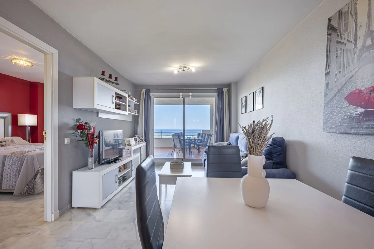 Piso de 3 dormitorios con piscina en Málaga – Foto 6