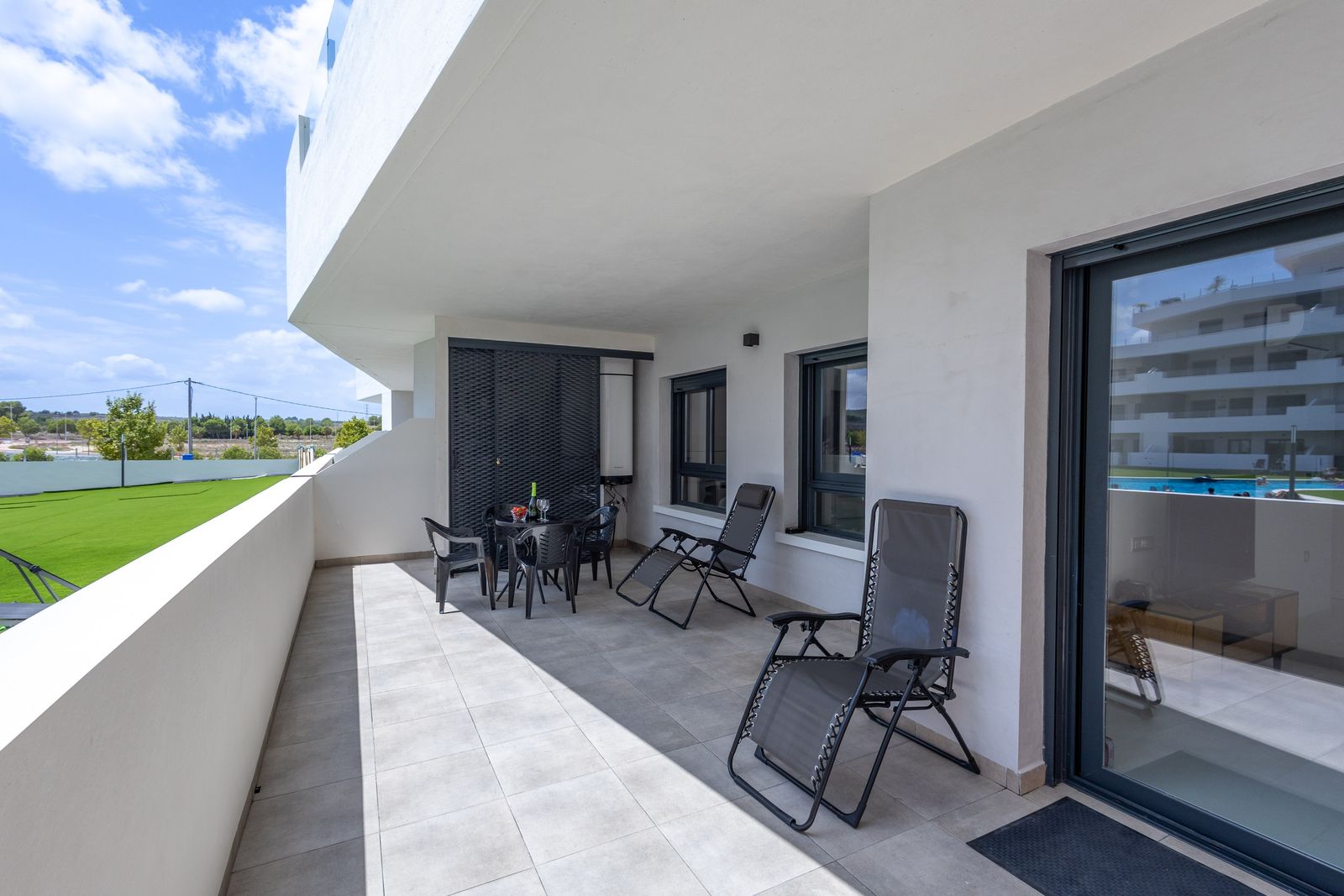 Apartamento com 2 quartos com piscina em Alicante, Espanha – Foto 2