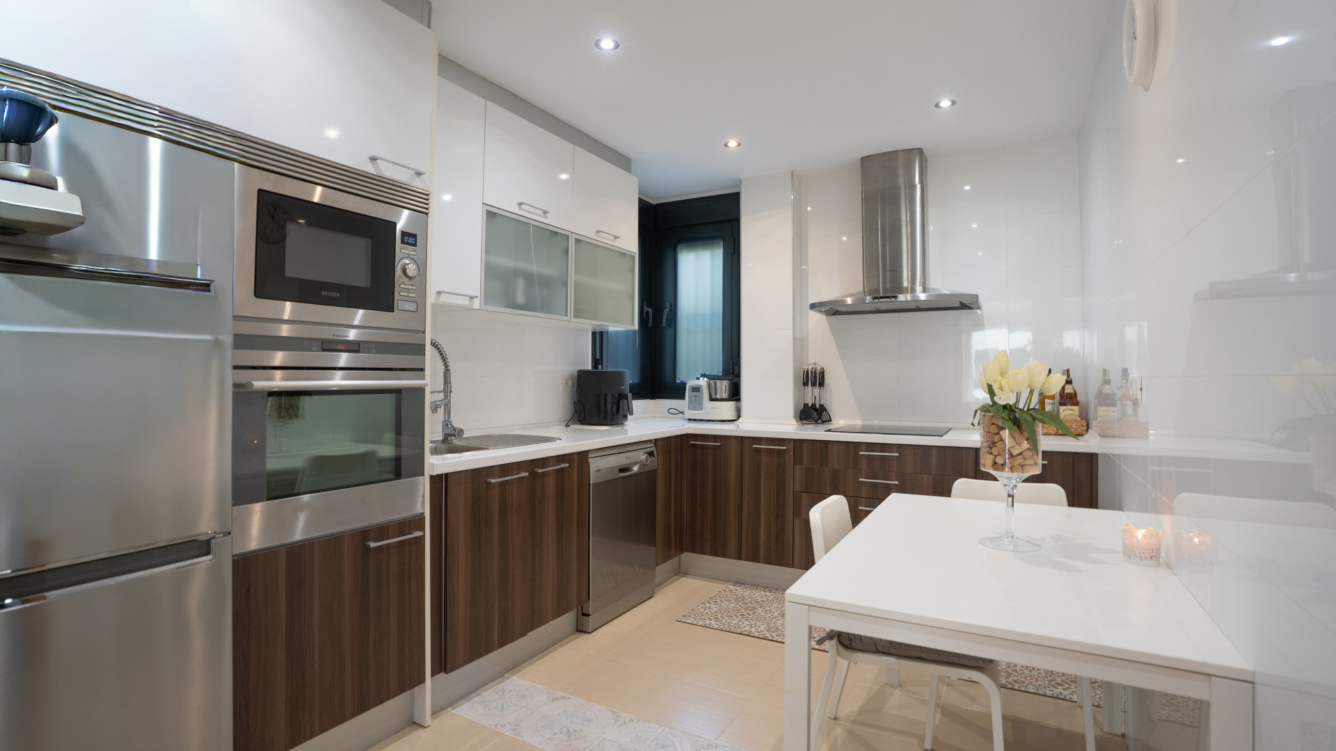 3 Bedroom Apartment in Estepona - Photo 4
