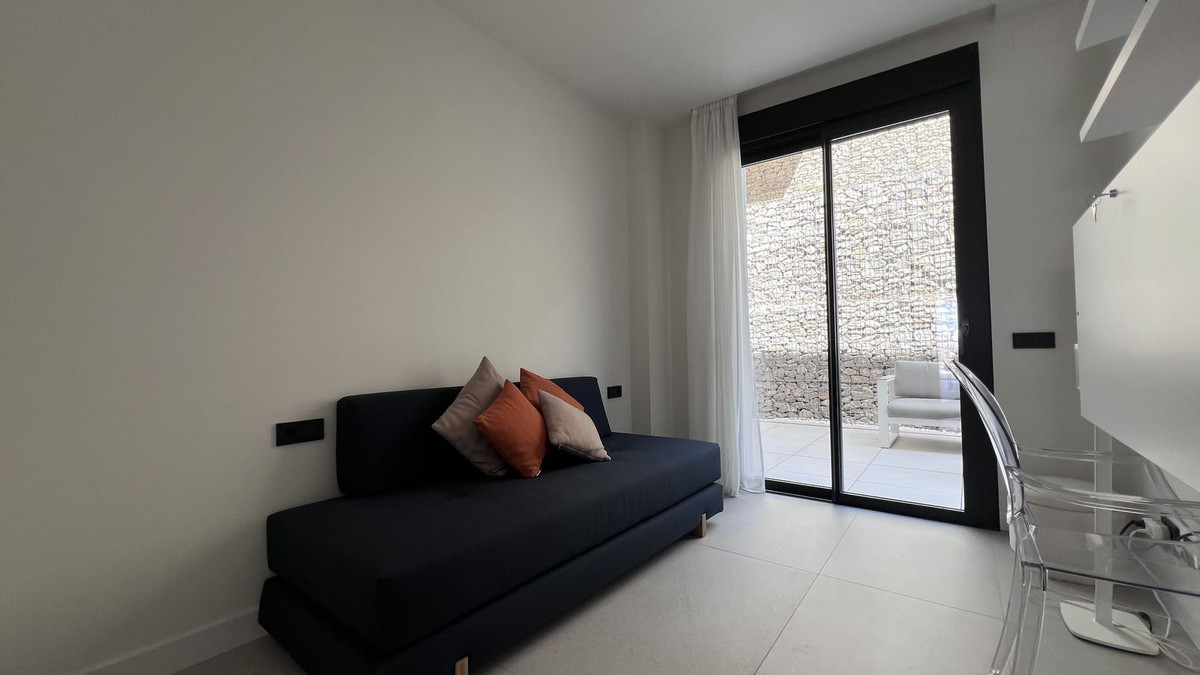 3 Bedroom Apartment in Marbella - Photo 24