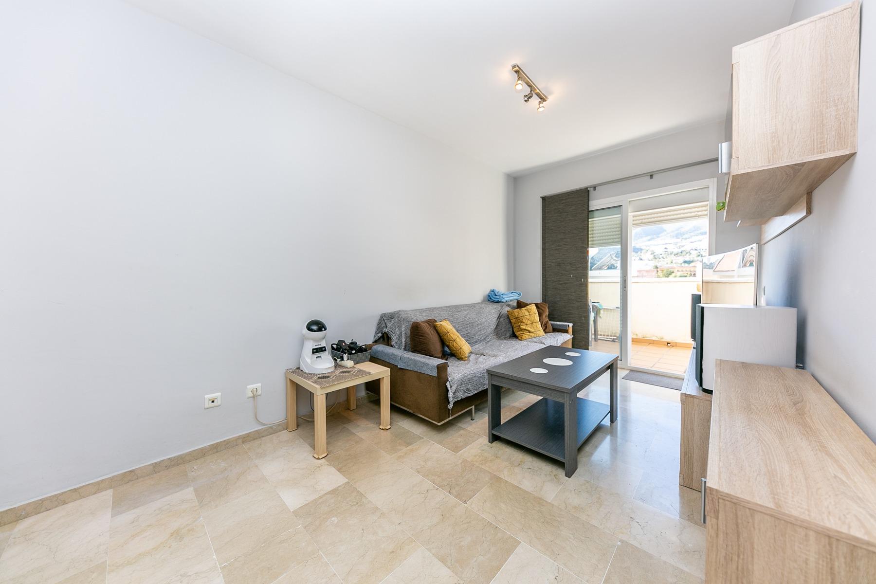 2 Bedroom Townhouse in Benalmádena - Photo 9