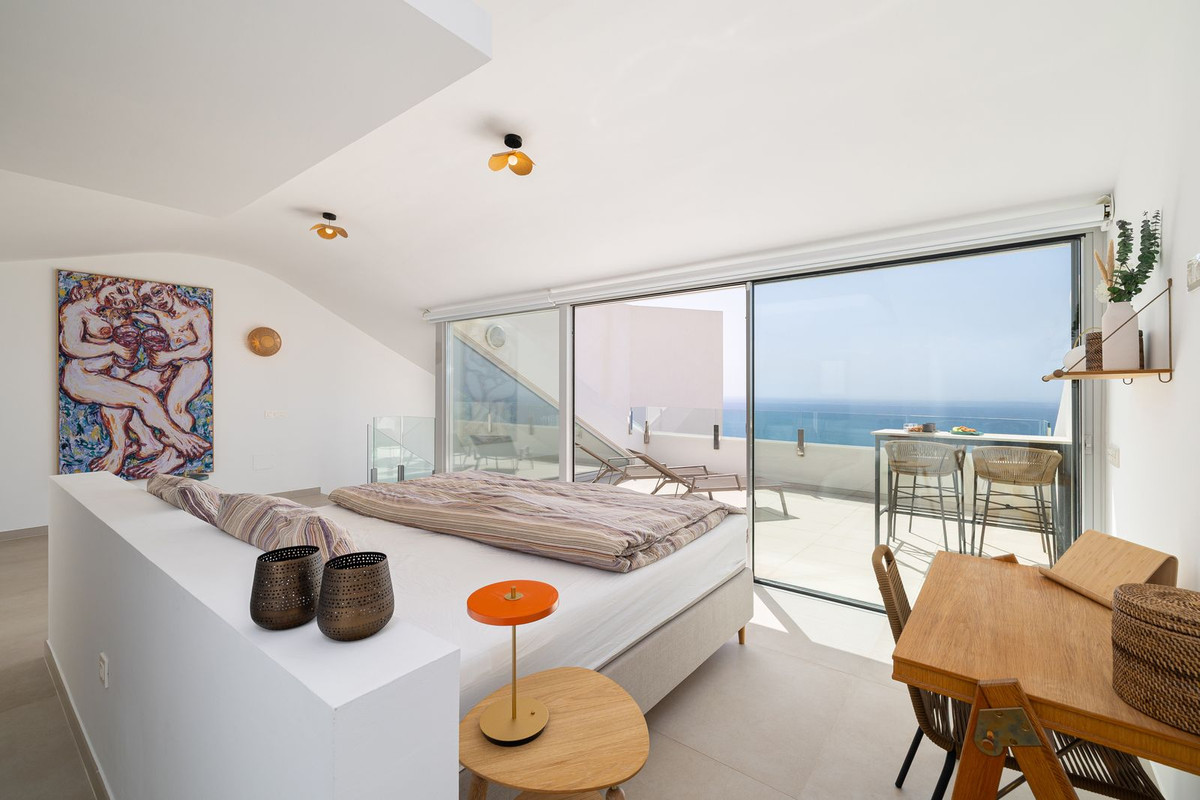 3 Bedroom Penthouse in Benalmádena - Photo 18