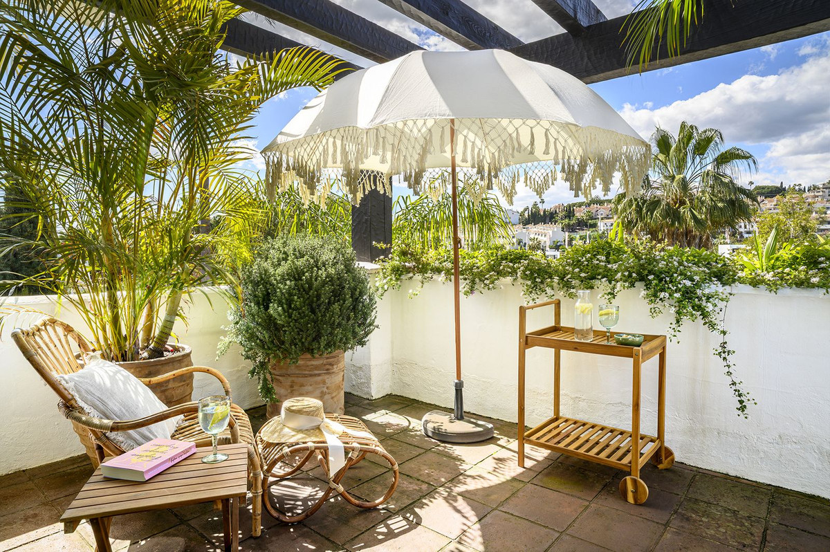 4 Bedroom Villa in Estepona - Photo 32