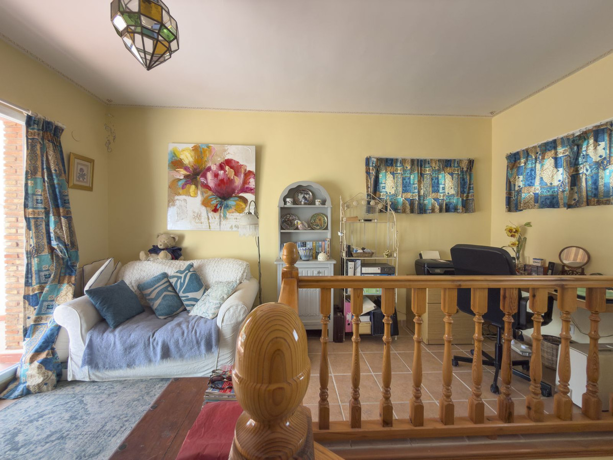 4 Bedroom Villa in Coín - Photo 23