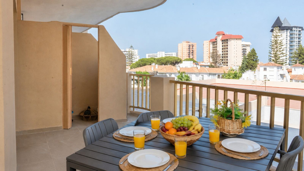 2 Bedroom Apartment in Fuengirola - Photo 7