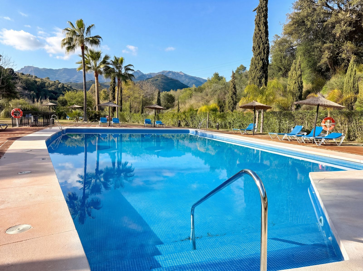 2 Bedroom Apartment in Marbella - Photo 27
