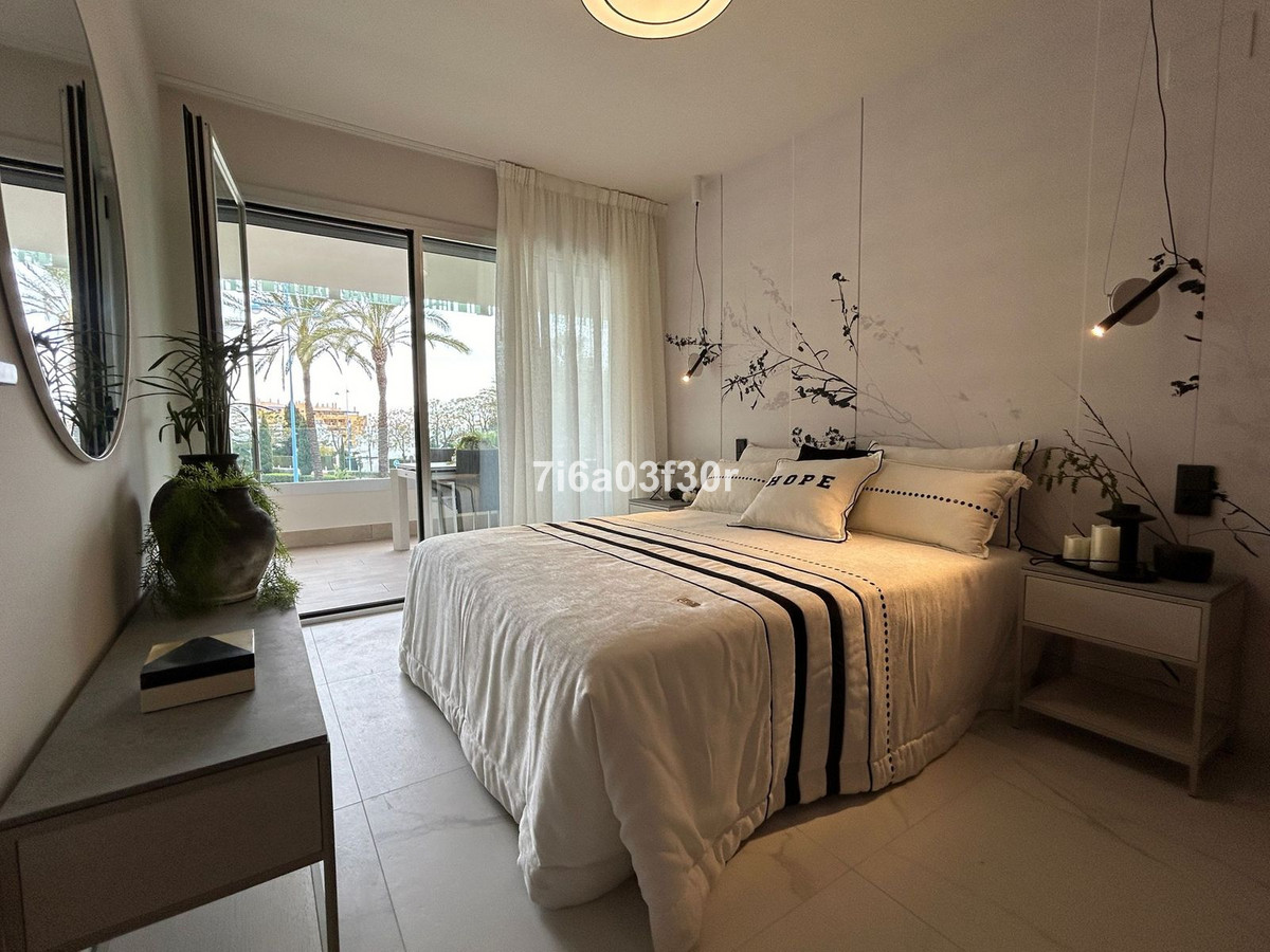 4 Bedroom Penthouse in San Pedro de Alcántara - Photo 8