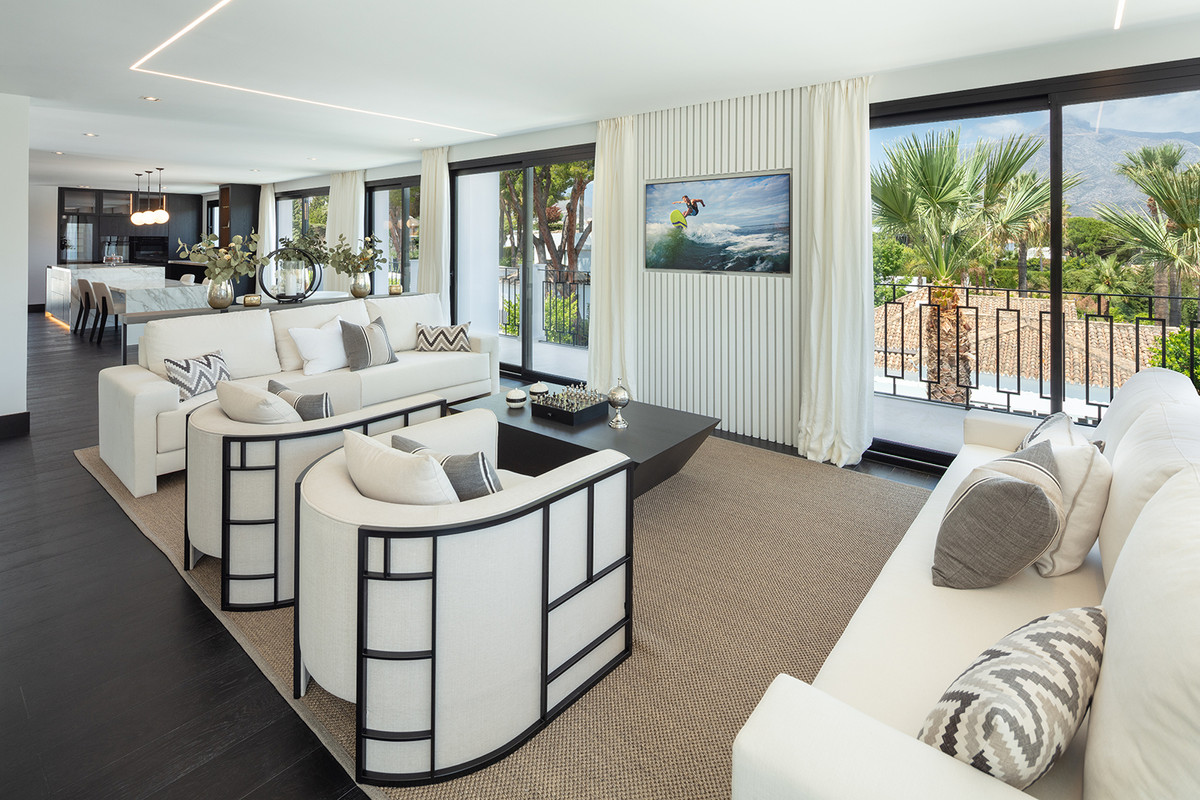 Villa in Nueva Andalucia