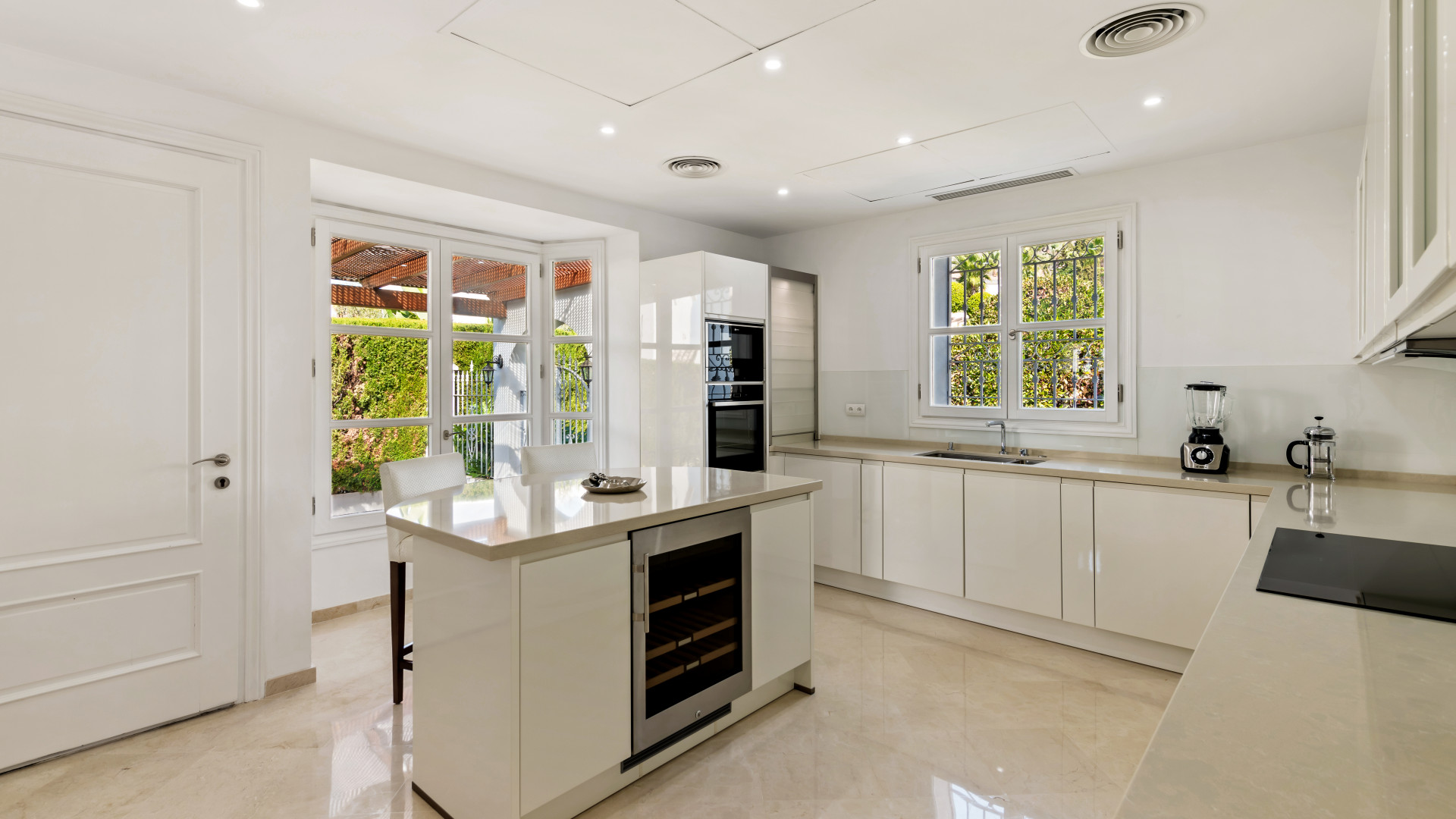 7 Bedroom Villa in Marbella - Photo 9