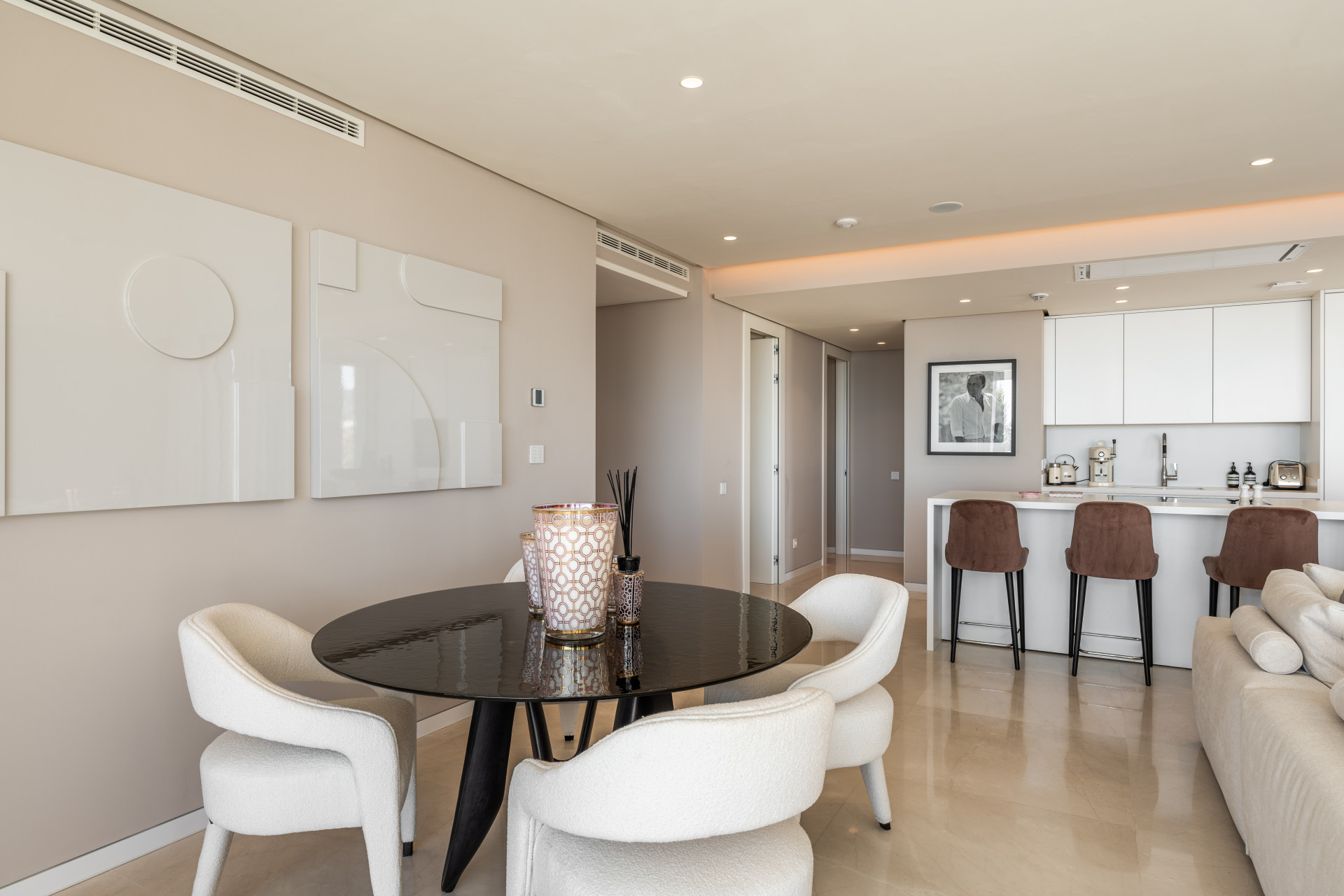 3 Bedroom Apartment in Marbella - Photo 8