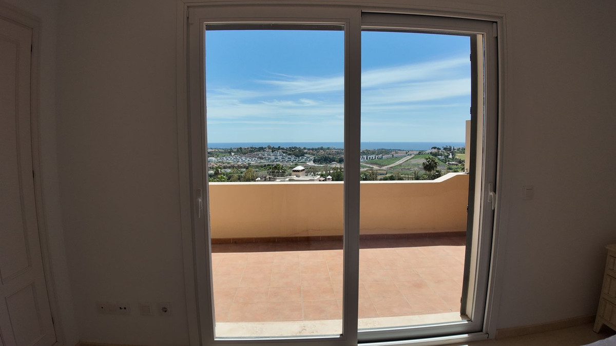 4 Bedroom Townhouse in Benahavís - Photo 46