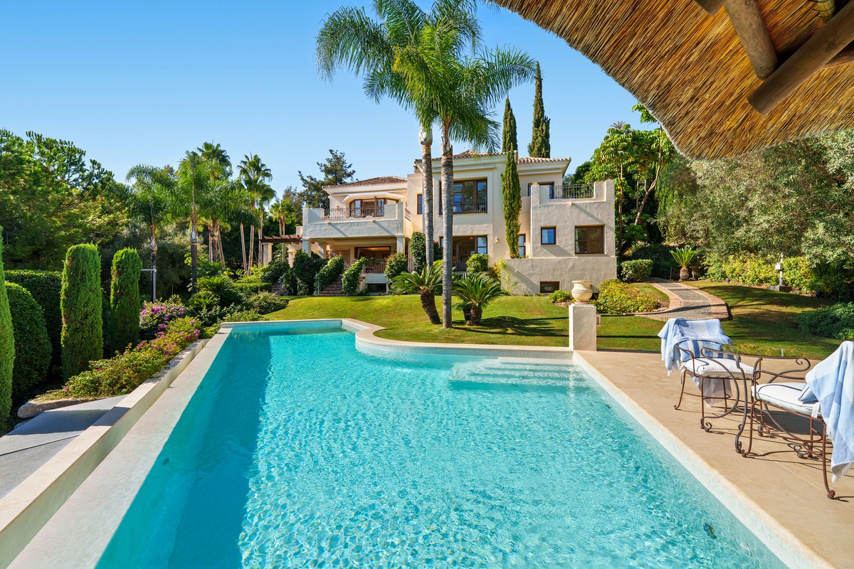 6 Bedroom Villa in Marbella - Photo 11