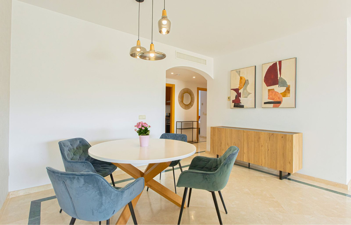2 Bedroom Apartment in Casares - Photo 12