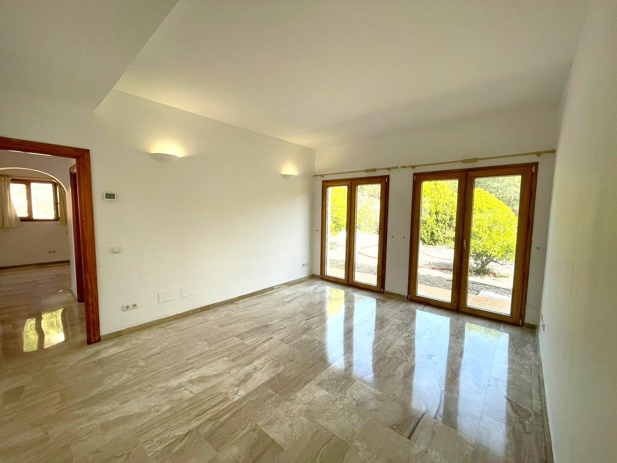 5 Bedroom Villa in Mijas - Photo 21