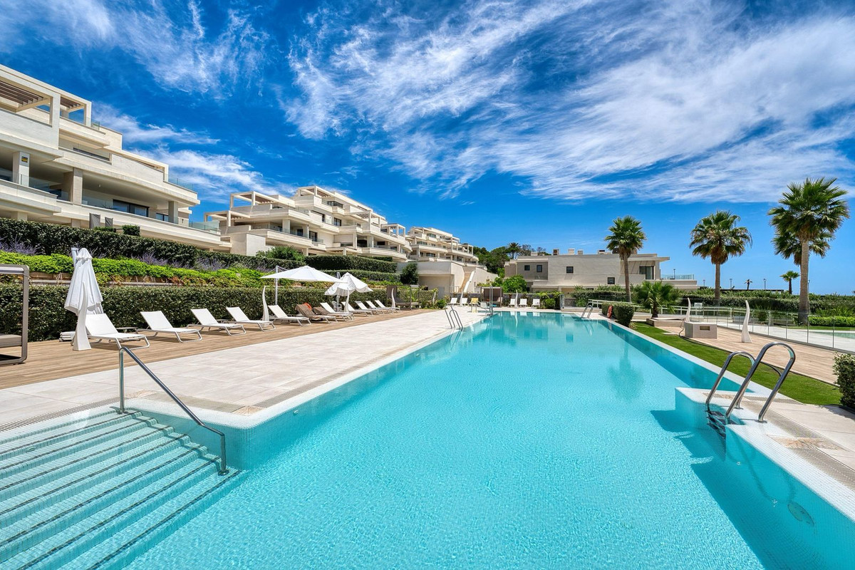 3 Bedroom Apartment in Estepona - Photo 7