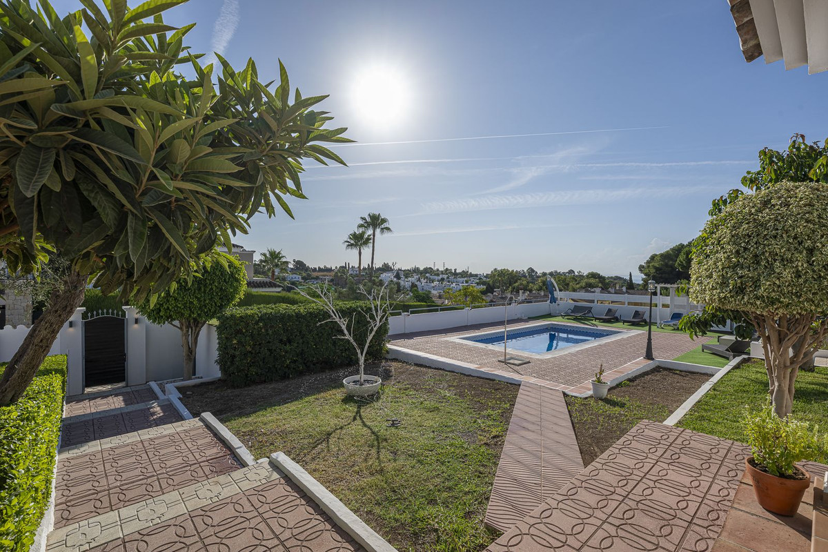 3 Bedroom Villa in Estepona - Photo 24