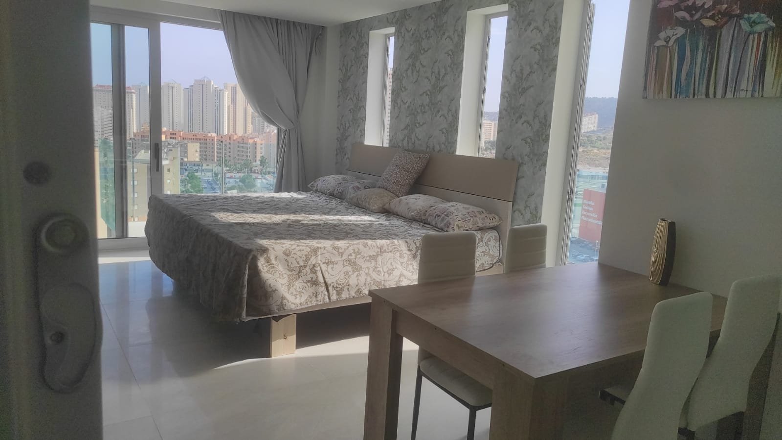 Apartamento com 2 quartos com vista mar em Alicante, Espanha – Foto 1