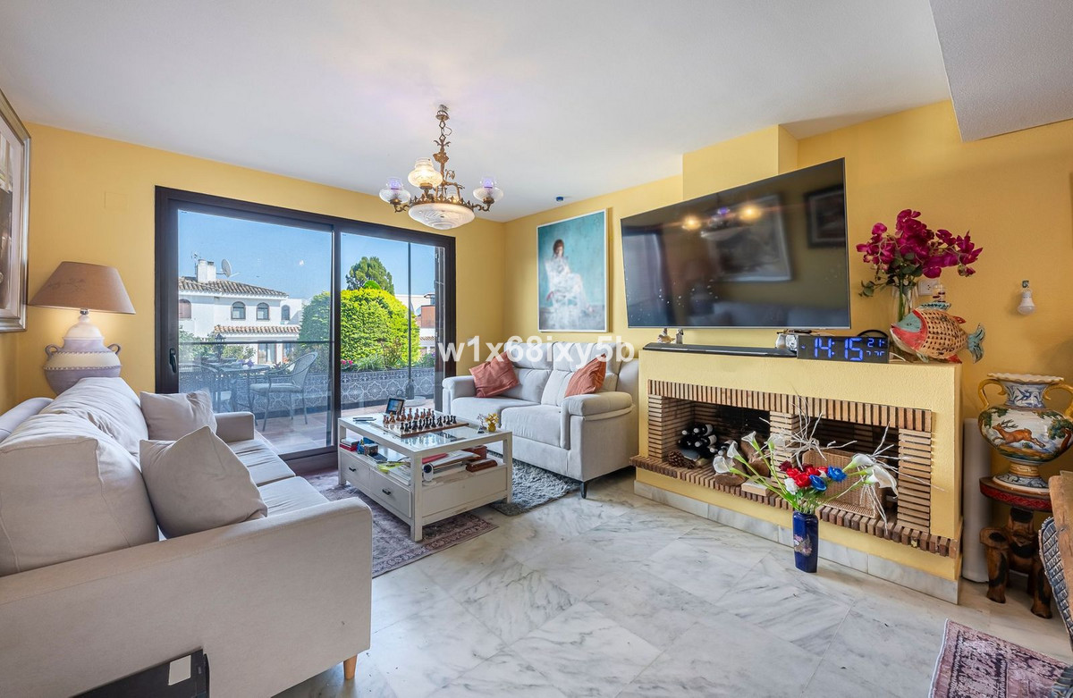 3 Bedroom Townhouse in Estepona - Фото 7