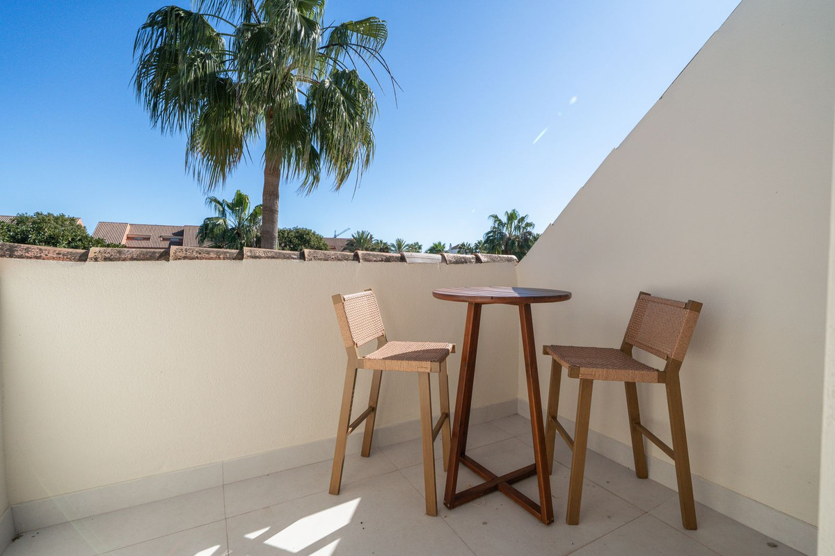 4 Bedroom Townhouse in San Pedro de Alcántara - Photo 46