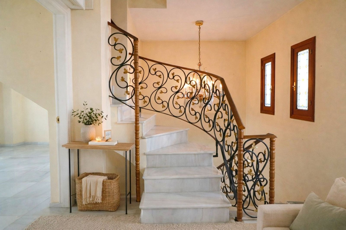 4 Bedroom Townhouse in Mijas - Photo 6