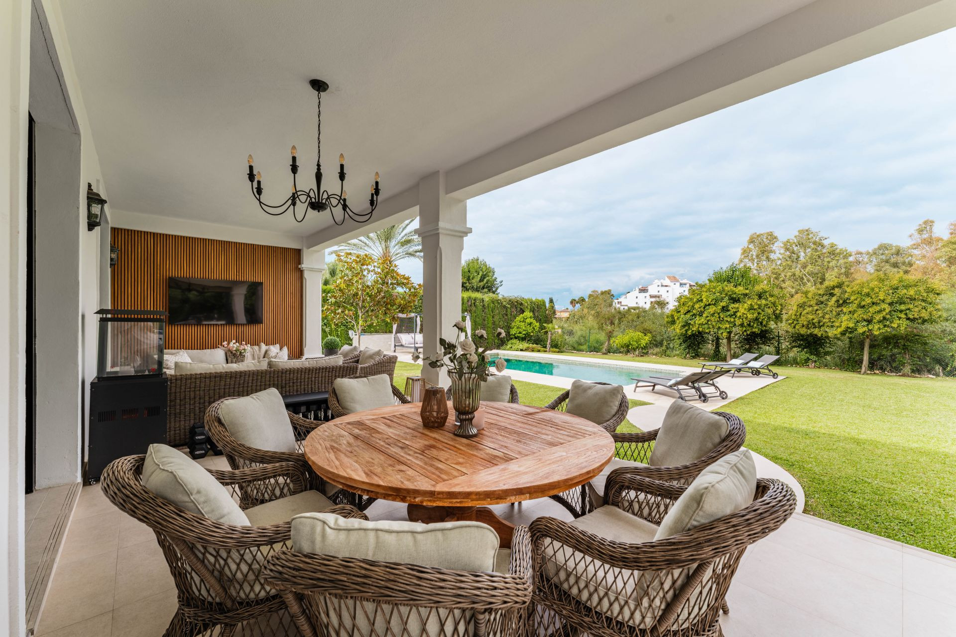 6 Bedroom Villa in Estepona - Photo 4