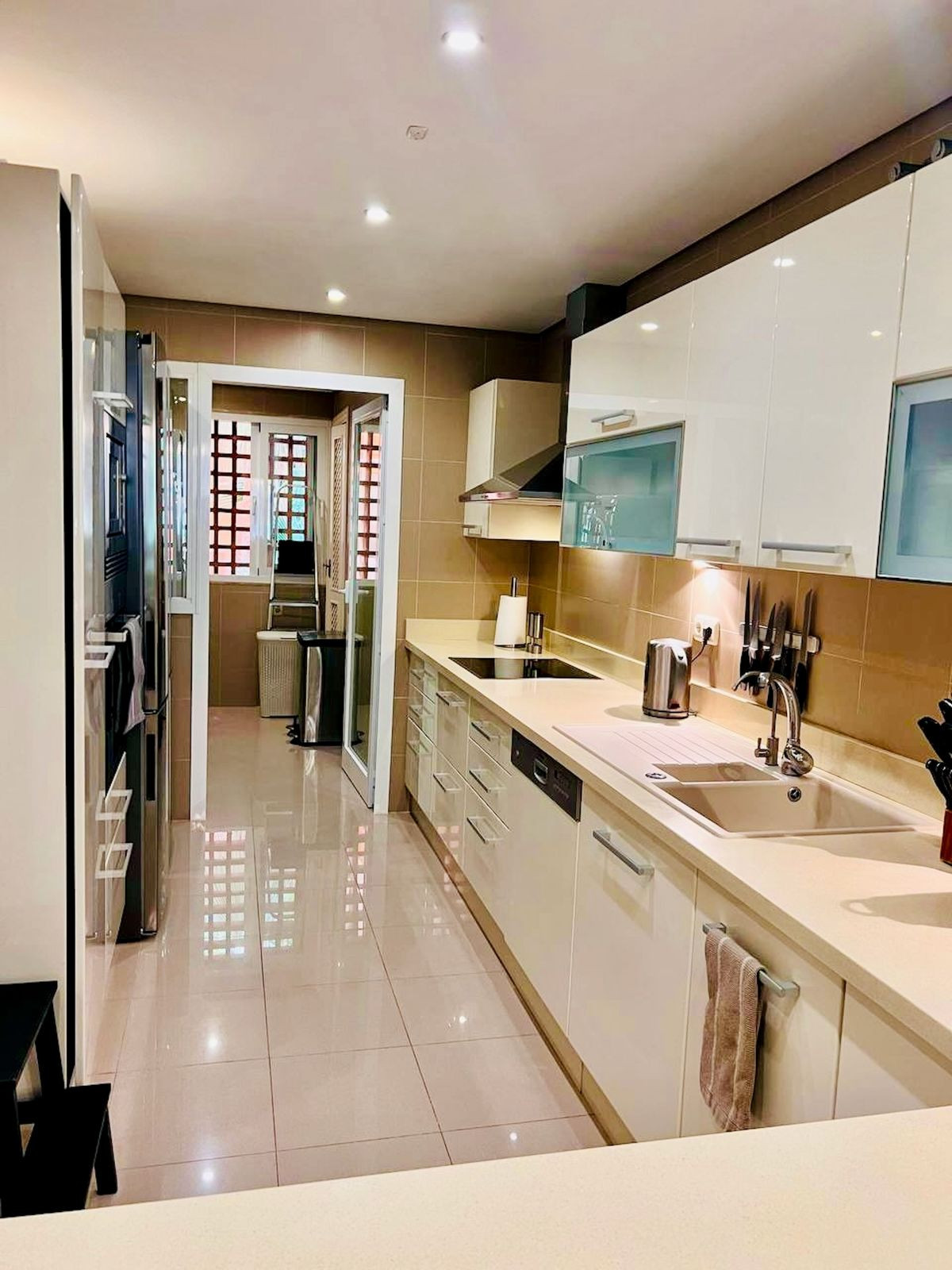 3 Bedroom Apartment in Marbella - Photo 10