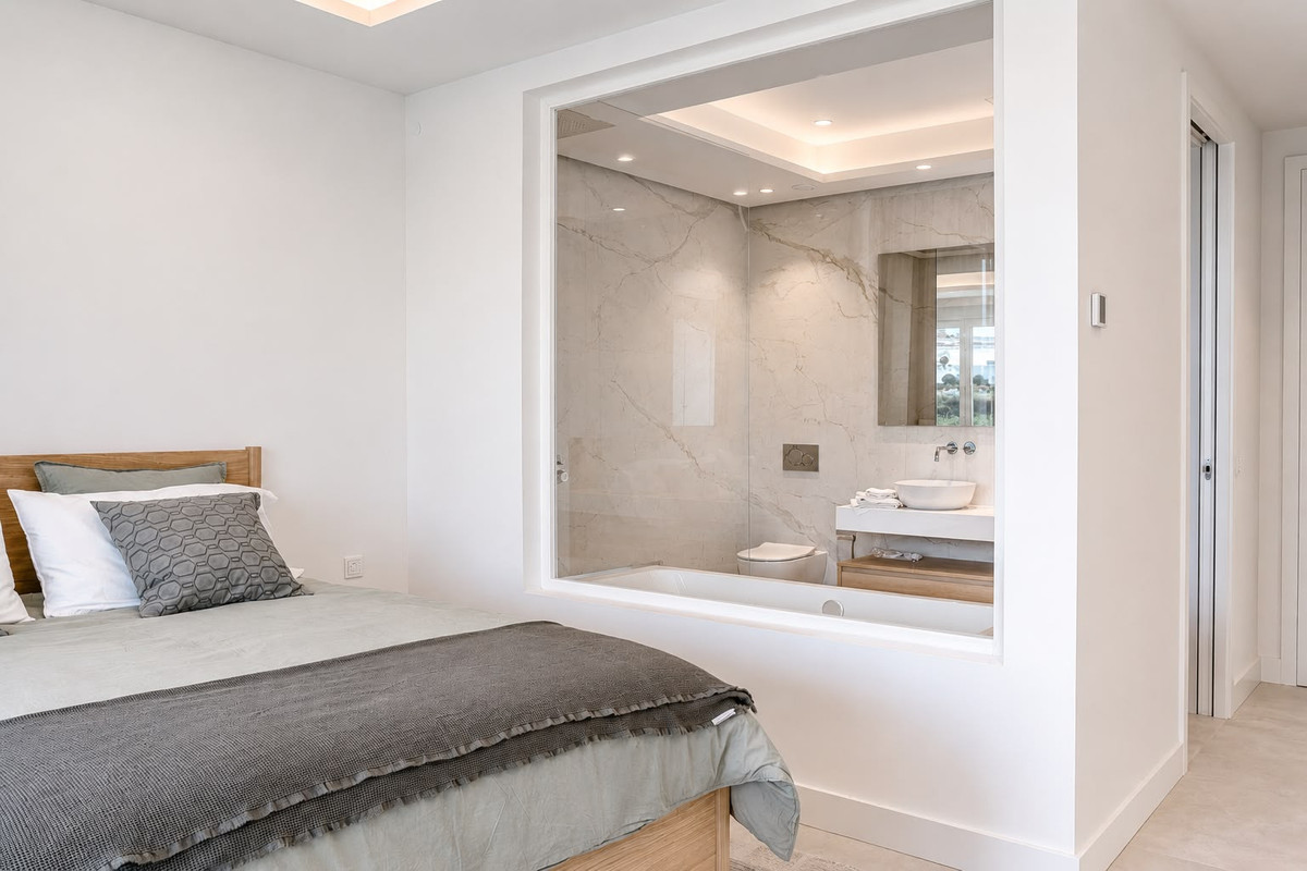 3 Bedroom Apartment in Marbella - Photo 16