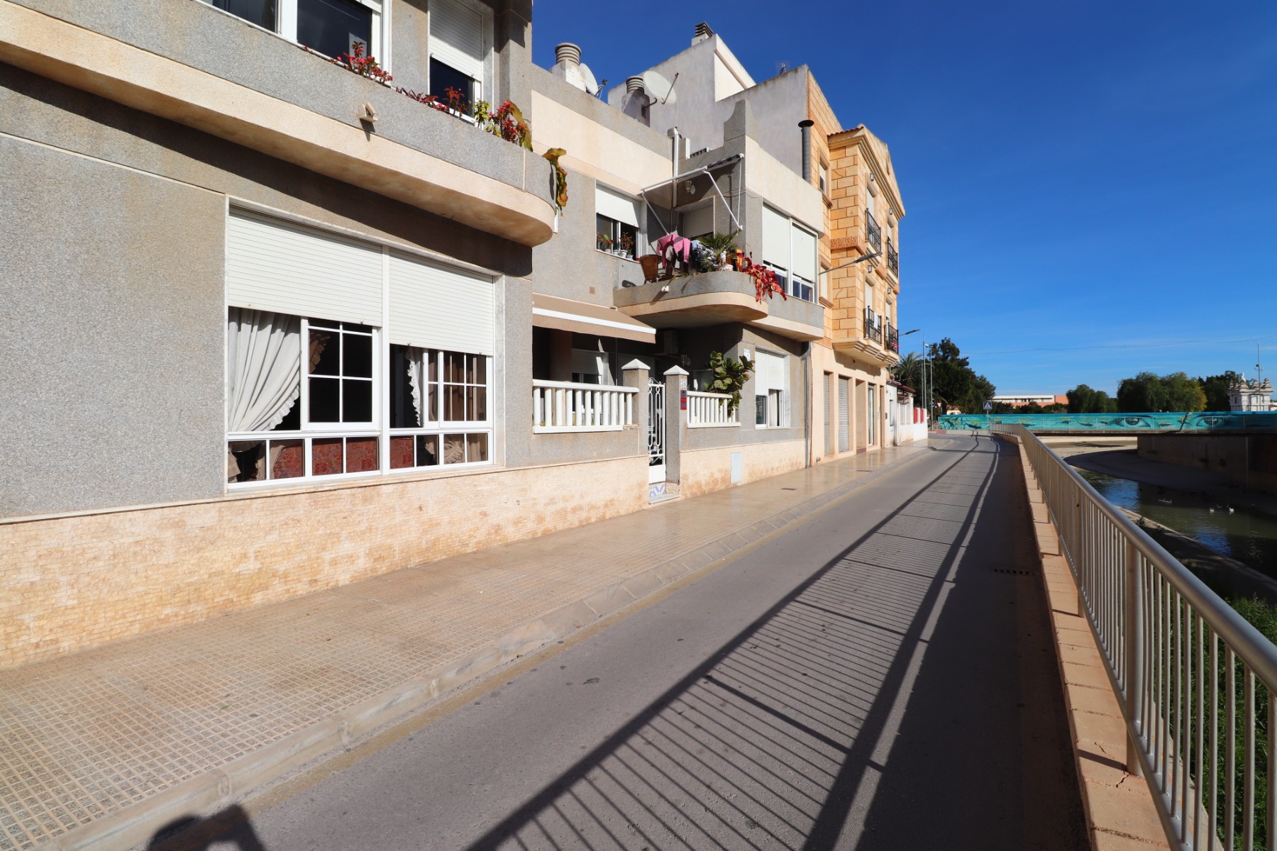 Apartamento com 3 quartos com piscina em Alicante, Espanha – Foto 22