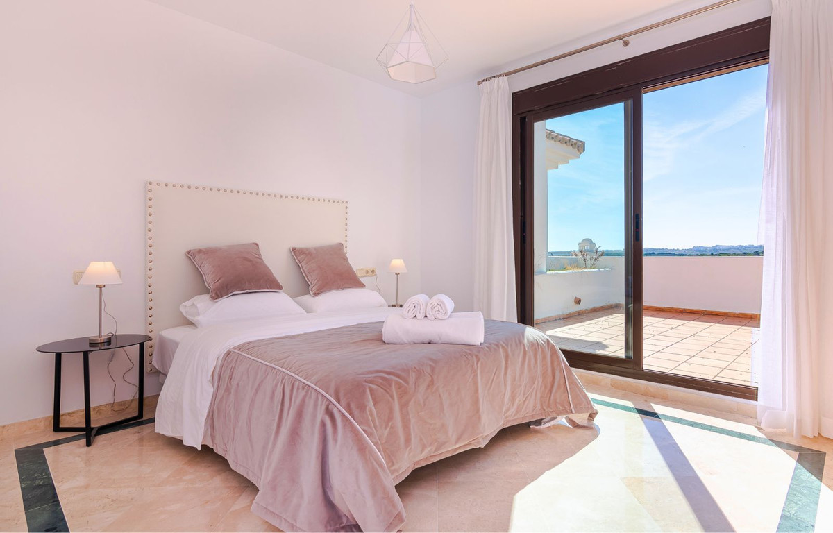 3 Bedroom Penthouse in Casares - Photo 17
