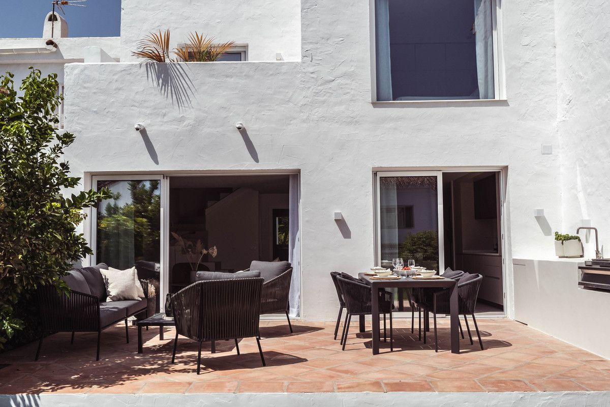 3 Bedroom Townhouse in Marbella - Photo 25