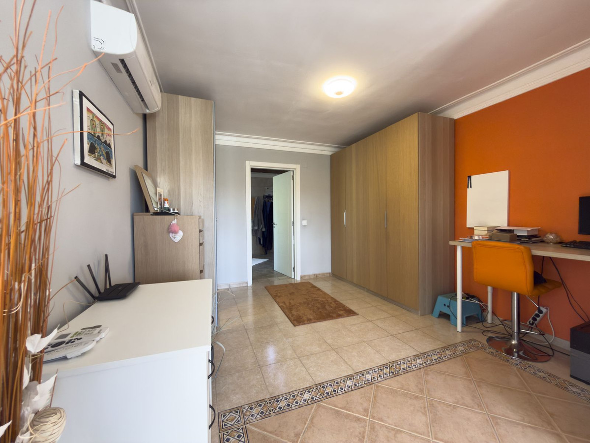 5 Bedroom Villa in Coín - Photo 51