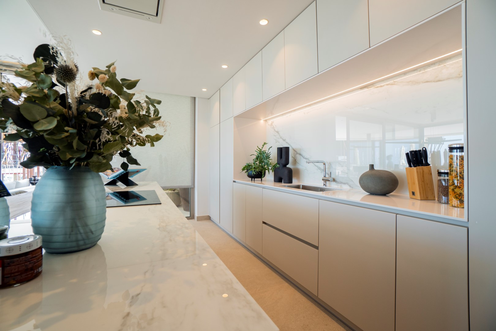 2 Bedroom Penthouse in Benahavís - Photo 8