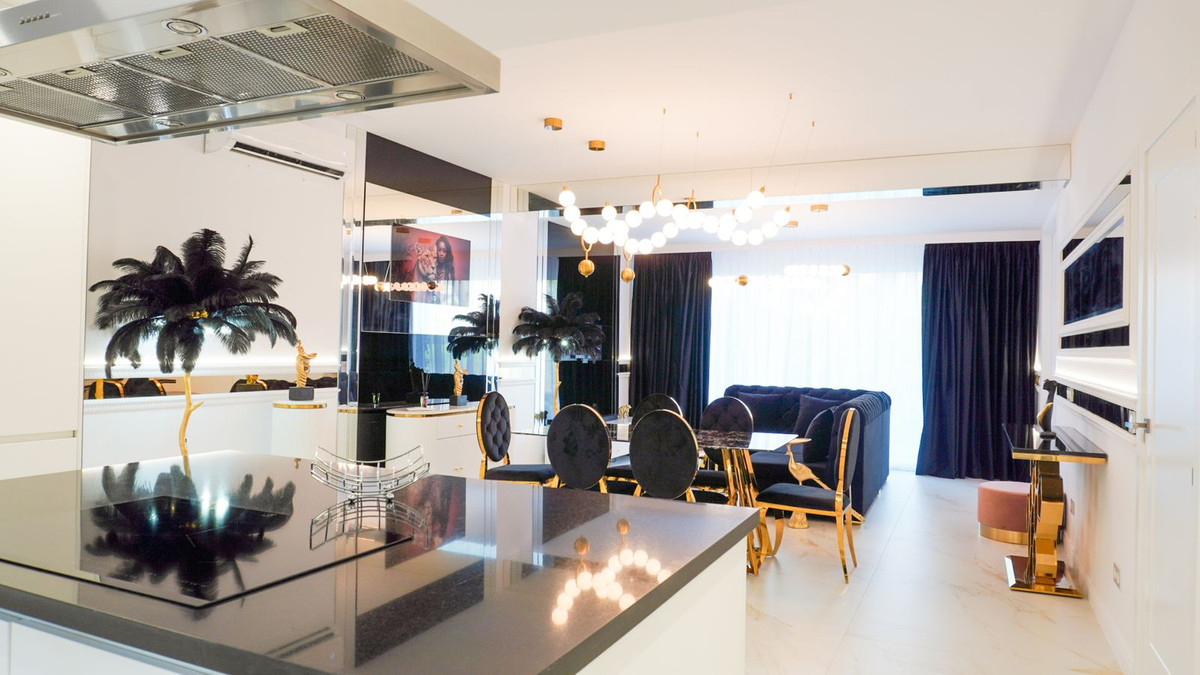 2 Bedroom Apartment in Marbella - Photo 11