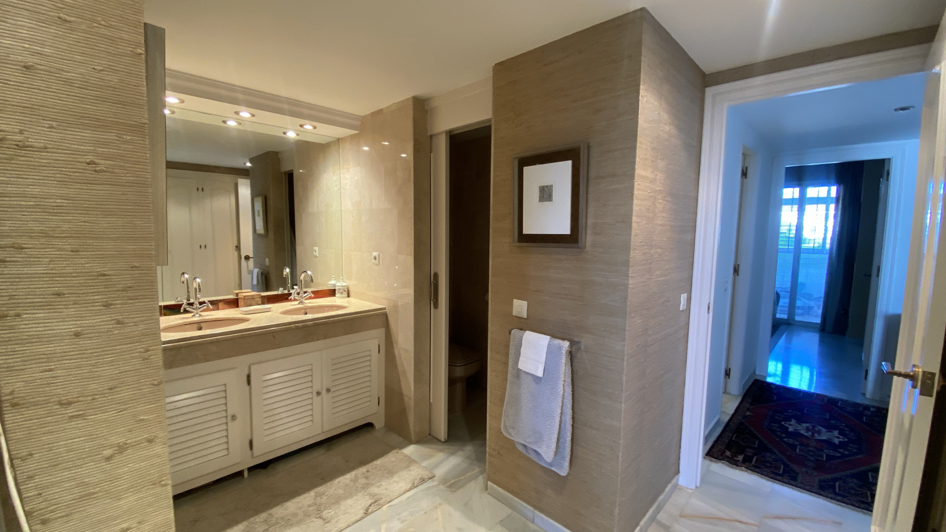2 Bedroom Apartment in Estepona - Photo 10