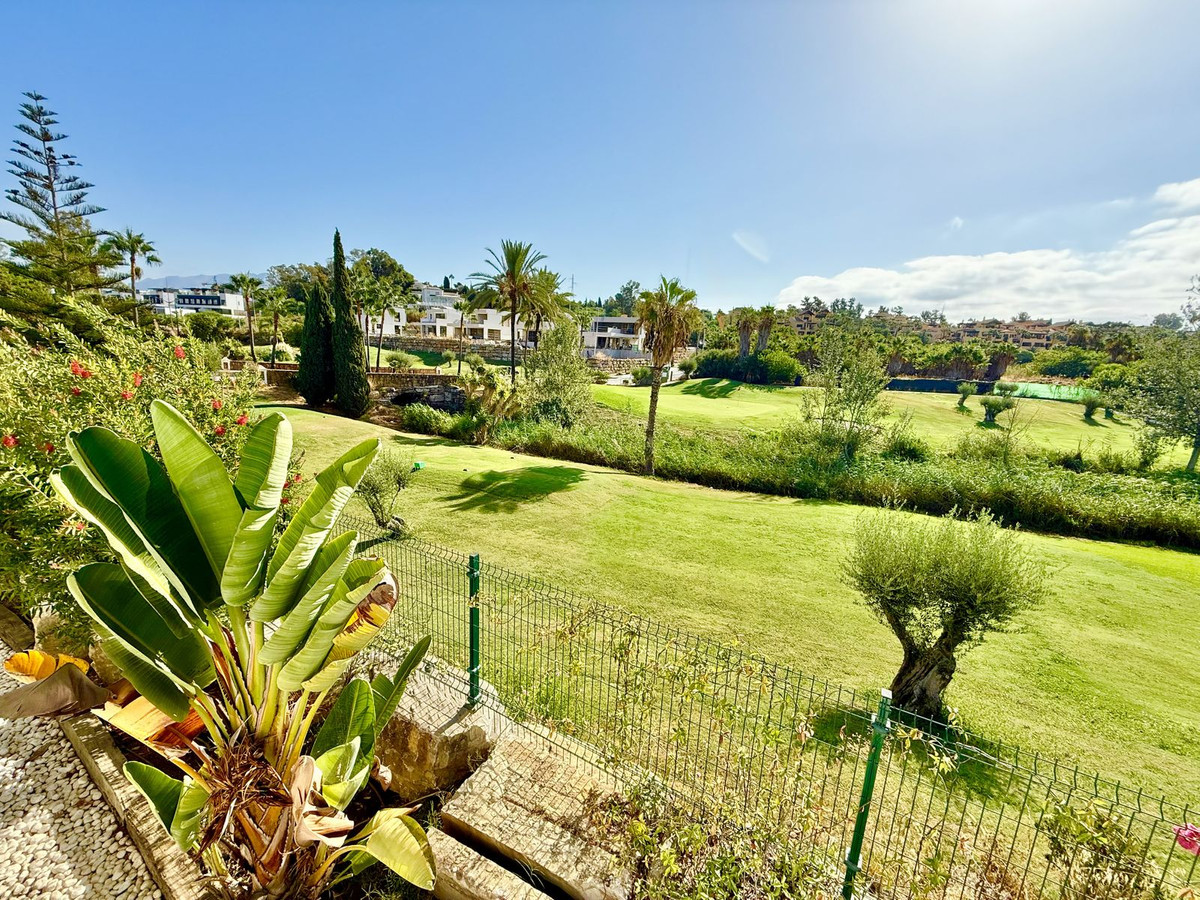 4 Bedroom Villa in Estepona - Photo 62