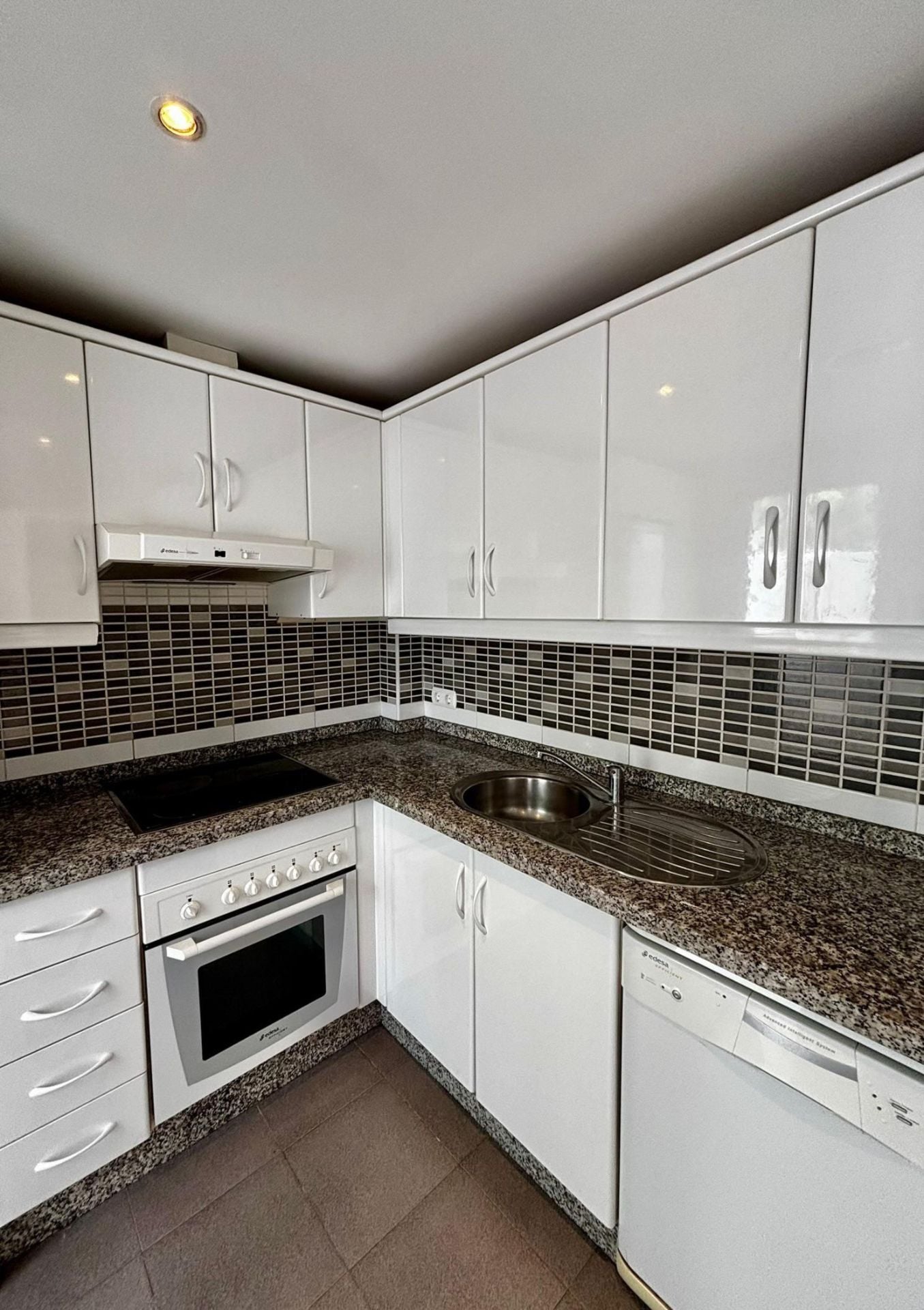 3 Bedroom Townhouse in Marbella - Photo 11