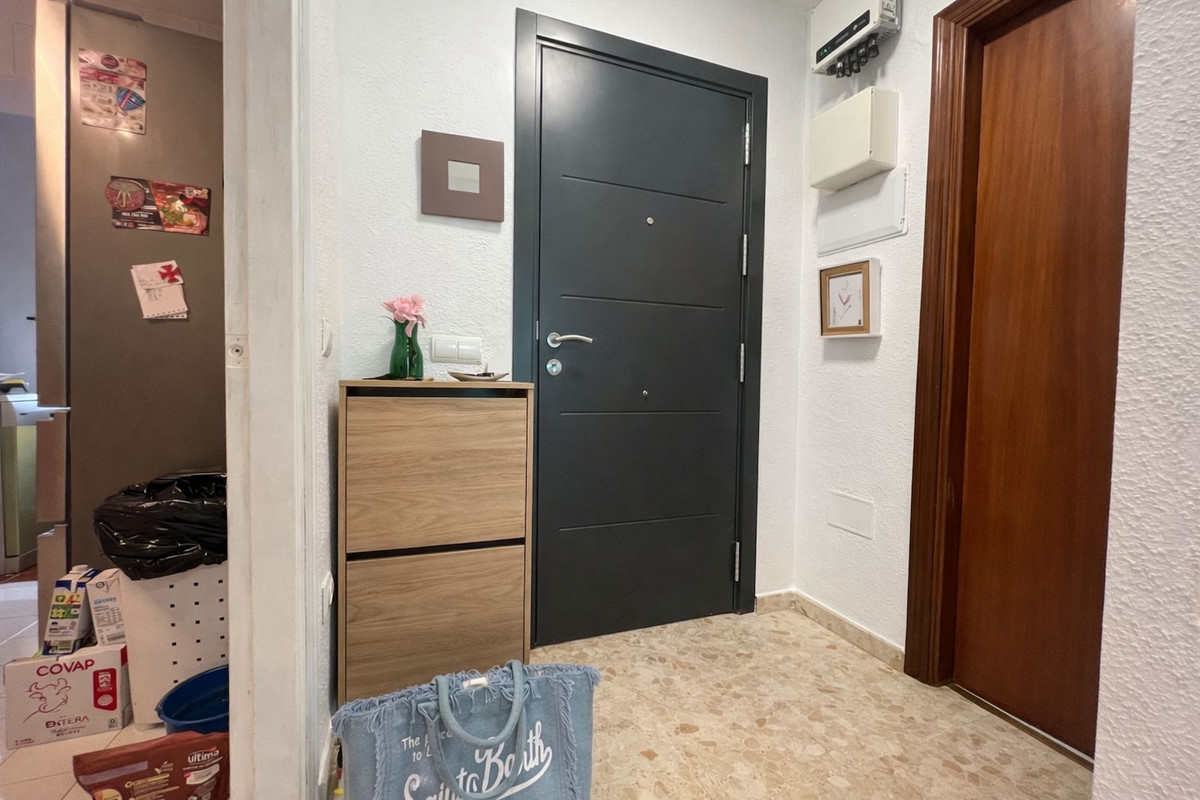3 Bedroom Townhouse in Benalmádena - Photo 6
