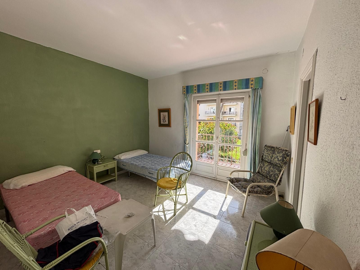 3 Bedroom Apartment in Marbella - Photo 5