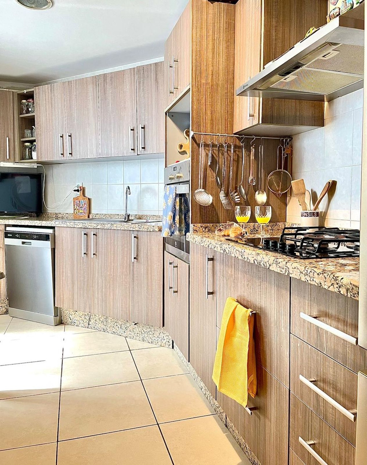 3 Bedroom Apartment in Marbella - Photo 3