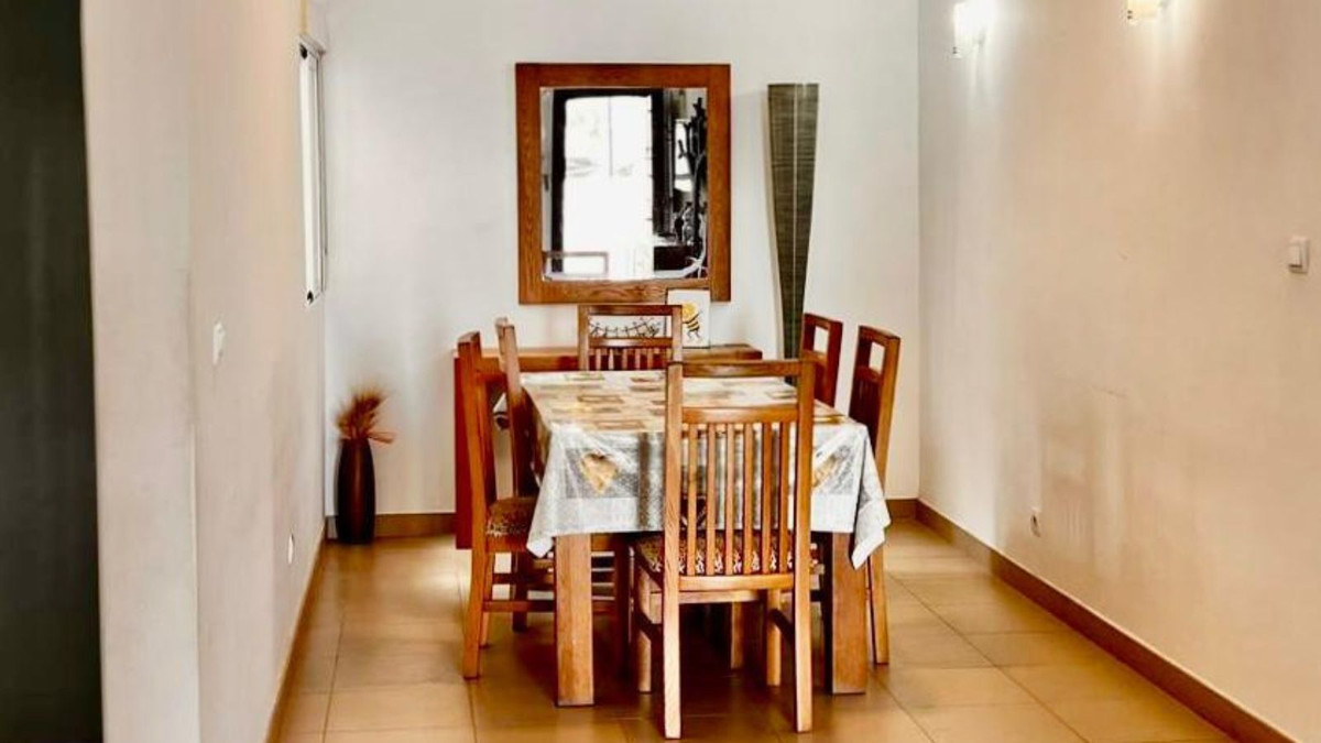 5 Bedroom Villa in Fuengirola - Photo 7