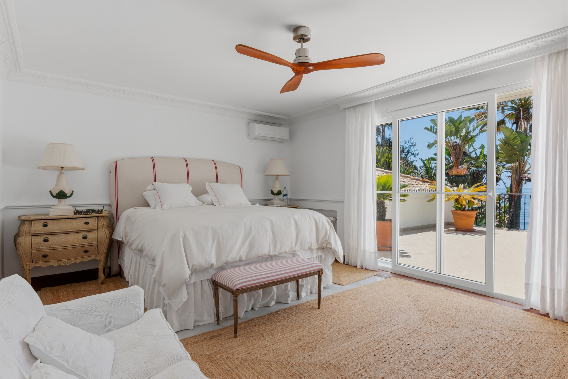 7 Bedroom Villa in Estepona - Photo 27