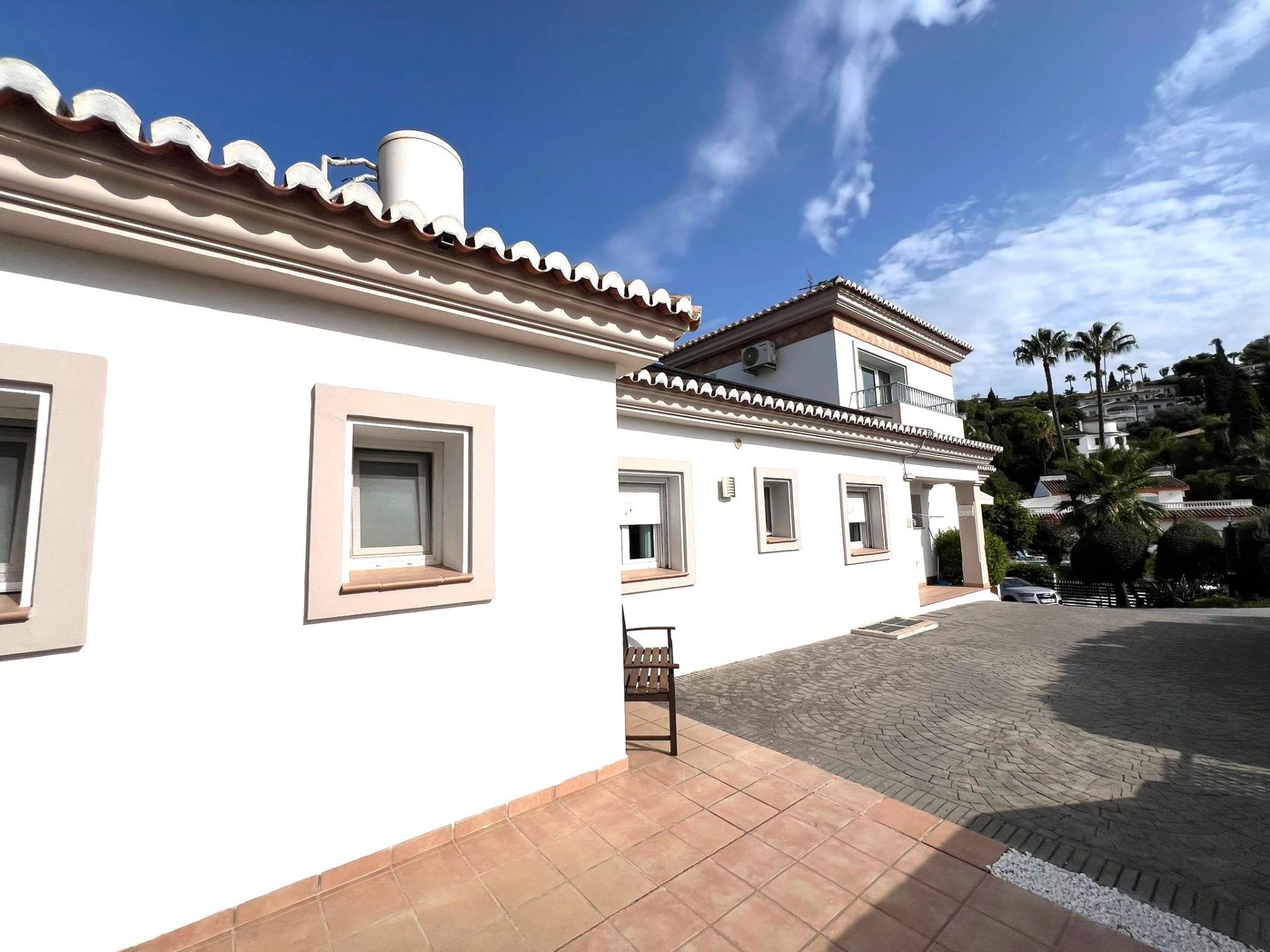 6 Bedroom Villa in Mijas - Photo 3