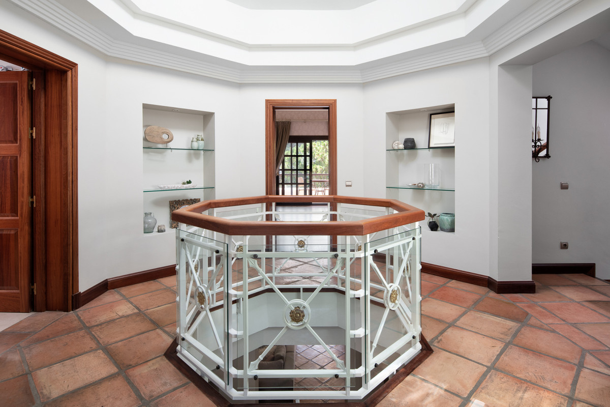 5 Bedroom Villa in Marbella - Фото 13
