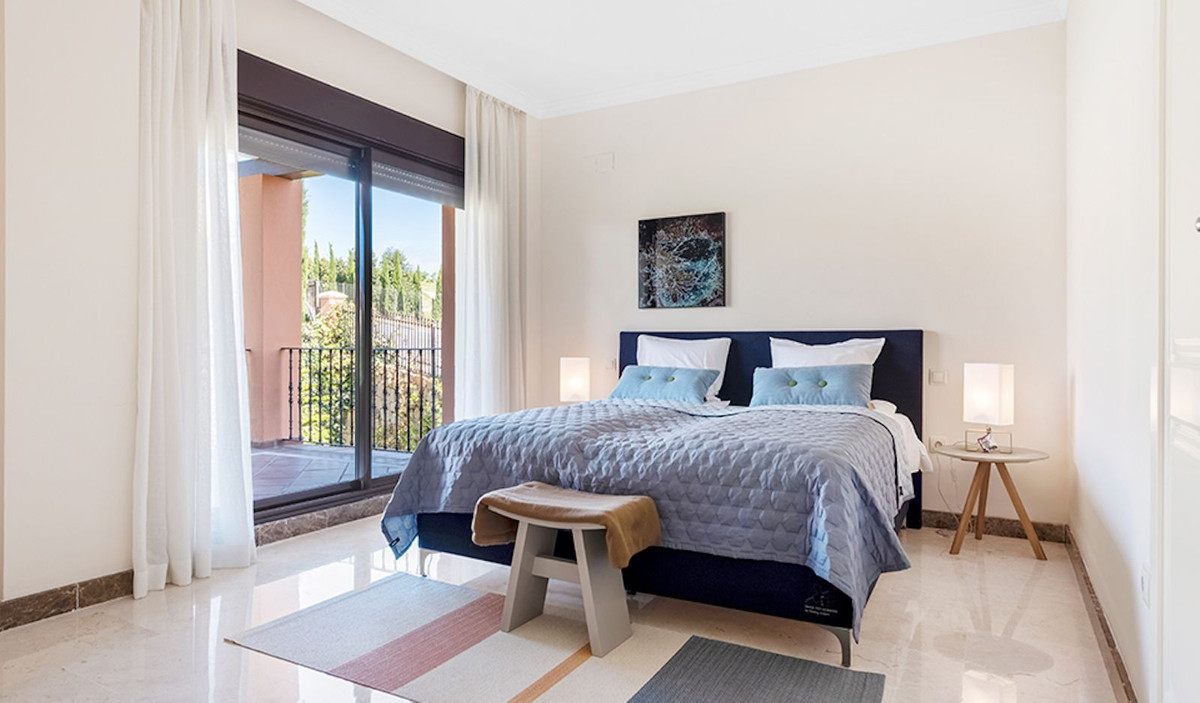 4 Bedroom Villa in Estepona - Photo 13