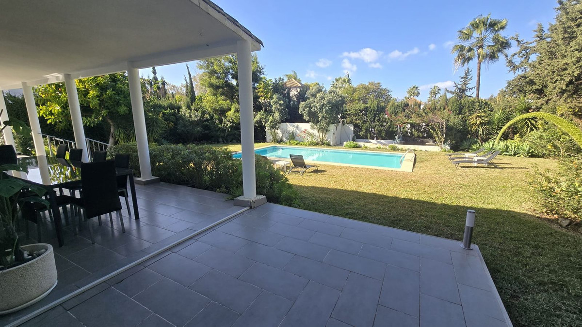 8 Bedroom Villa in Marbella - Photo 49