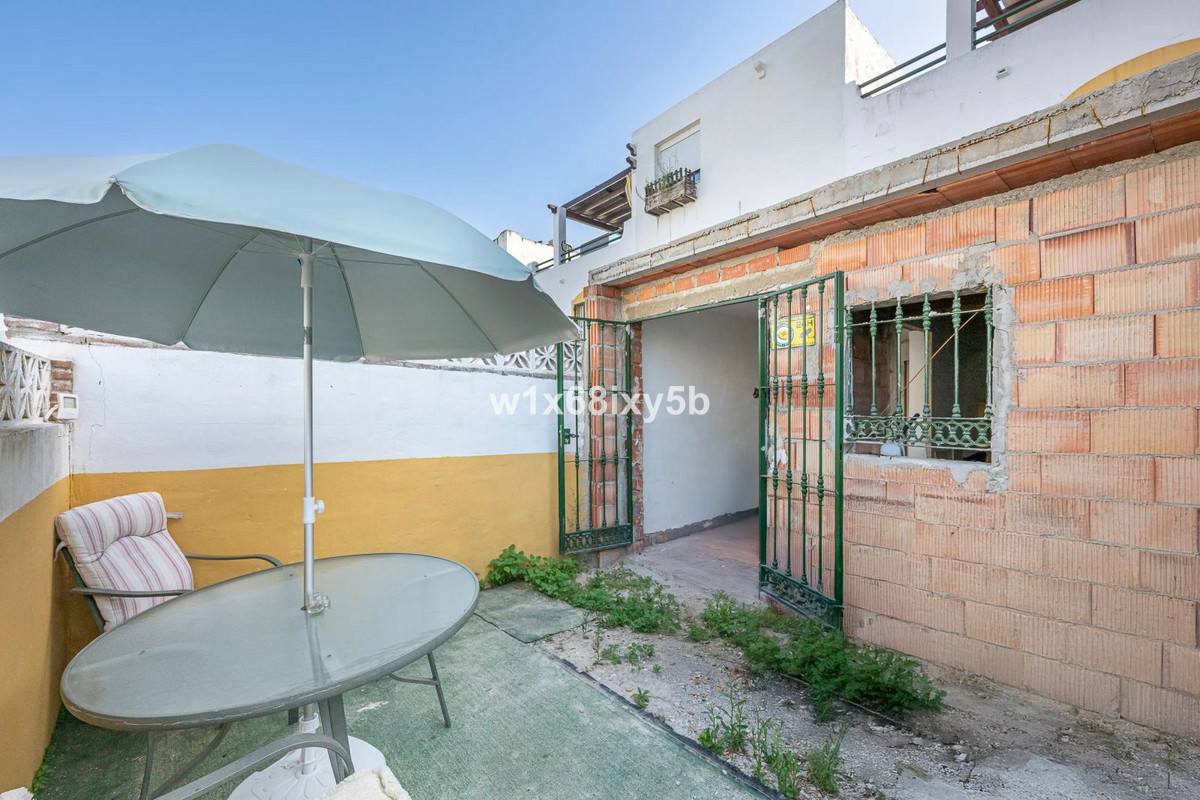 4 Bedroom Townhouse in San Pedro de Alcántara - Photo 14